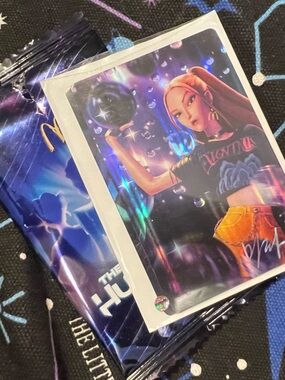 McDonald’s Kpop Demon Hunters Mira 🌈 Holographic Card w/ QR + Sleeve + Wrapper